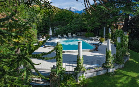 Villa Camilla: Piscine, Ombre, Jardin, Mobilier De Jardin, Aménagement Paysager, Recours, À Feuilles Persistantes, Eco Hôtel, Parapluie