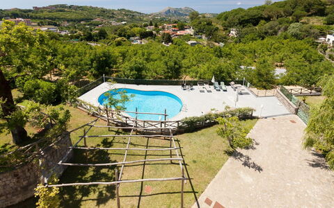 Villa Castore: Piscine, Mobilier De Jardin, Ombre, Recours, Aménagement Paysager, Parapluie, Eco Hôtel, Ville Resort, Centre De Loisirs, Hôtel