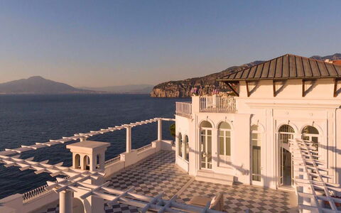 Villa Correale: Architecture, Manoir, Balcon, Colonne, Biens, Villa, Palais, Hacienda
