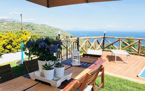 Villa del Saraceno: Meubles, Chaise, Recours, Mobilier De Jardin, Table, Eco Hôtel, Tableau De Plein Air, Parapluie, Ombre, Mer