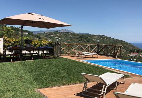 Villa del Saraceno: Piscine, Mobilier De Jardin, Recours, Meubles, Eco Hôtel, Parapluie, Chaîne De Montagnes, Loisir, Ombre, Balancelle