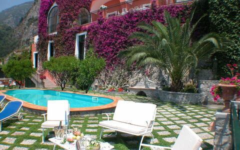 Villa Elyseum: Piscine, Été, Mobilier De Jardin, Recours, Chaîne De Montagnes, Hacienda, Eco Hôtel, Chaise, Ville Resort, Balcon