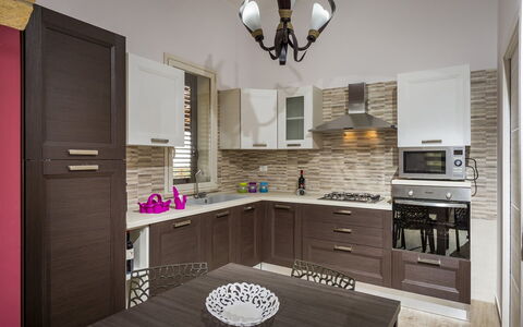 Villa Gea: Cuisine, Meubles, Comptoir, Cabinetry, Appareil De Cuisine, Principaux Appliance, Design Intérieur, Bois, Placard, Sol