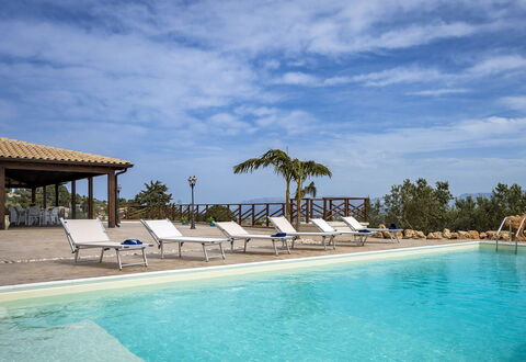 Villa Gea: Bleu, Piscine, Recours, Mobilier De Jardin, Eco Hôtel, Ombre, Chaise, Station Balnéaire, Hôtel, Ville Resort