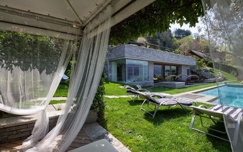 Villa Isa: Piscine, Recours, Jardin, Mobilier De Jardin, Arrière-Cour, Ombre, Eco Hôtel, Aménagement Paysager, Biens, Loisir