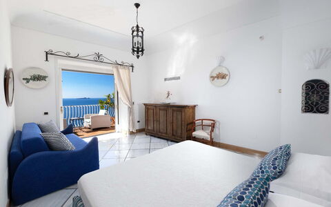 Villa Magnolia: Bleu, Meubles, Sol, Sol, Design Intérieur, Mer, Chaise, Appartement, Recours, Océan