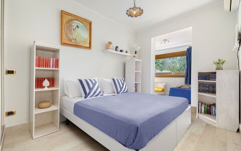Villa Mouna: Meubles, Design Intérieur, Sol, Mur, Sol, Lit, Chambre, Pièce, Bois, Domicile