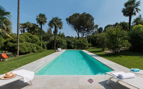 Villa Romantica: Piscine, Recours, Loisir, Ombre, Jardin, Aménagement Paysager, Mobilier De Jardin, Eco Hôtel, Caractéristique De L'Eau