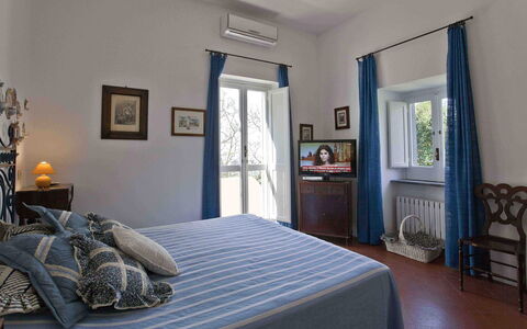 Villa Torre del Sole: Meubles, Design Intérieur, Pièce, Cadre, Plafond, Linge, Sol, Éclairage, Domicile, Chambre
