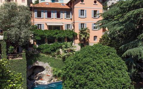 Villa Traversi: Zone Résidentielle, Arbuste, Domicile, Appartement, Biens, Hacienda, Jardin, Balcon, Manoir