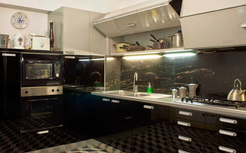 Villa Virginia: Cuisine, Principaux Appliance, Appareil De Cuisine, Cuisinière, Comptoir, Design Intérieur, Gaz Poele, Le Fourneau, Cabinetry, Électroménager