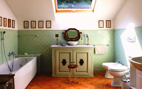 Villa Virginia: Sol, Design Intérieur, Luminaire Plomberie, Sol, Salle De Bains, Robinet, Plomberie, Tuile, Lavabo, Évier