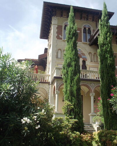 Zarina: Domicile, Hacienda, Biens, Manoir, Jardin, Villa, Cour, Colonne, Maison Historique