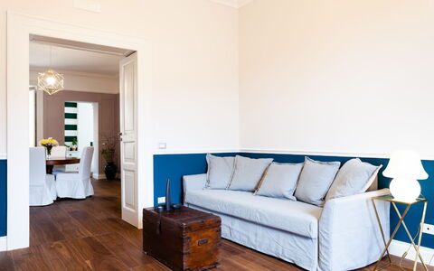 Interno Sorrentino: Meubles, Design Intérieur, Sol, Bois, Sol, Parquet, Pièce, Éclairage, Domicile, Salon