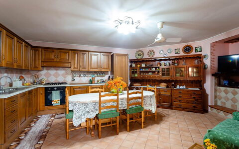 Villa Due Golfi: Meubles, Design Intérieur, Cabinetry, Bois, Plafond, Sol, Cuisine, Pièce, Placard, Sol