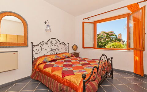 Villa Lo Capo: Meubles, Design Intérieur, Sol, Bois, Sol, Plafond, Lit, Pièce, Chambre, Éclairage