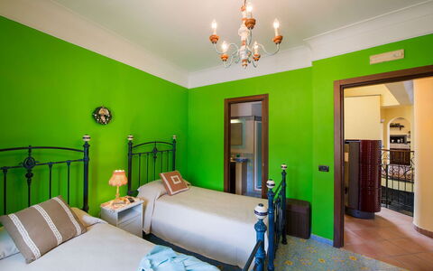 Villa Tortuga: Design Intérieur, Meubles, Plafond, Sol, Sol, Domicile, Chambre, Pièce, Éclairage, Lit