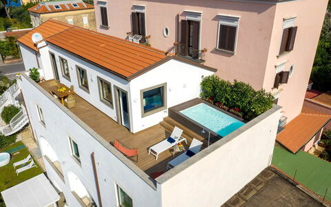The Ivy Penthouse: Piscine, Zone Résidentielle, Domicile, Recours, Appartement, Biens, Eco Hôtel, Hôtel, Conception, Balcon
