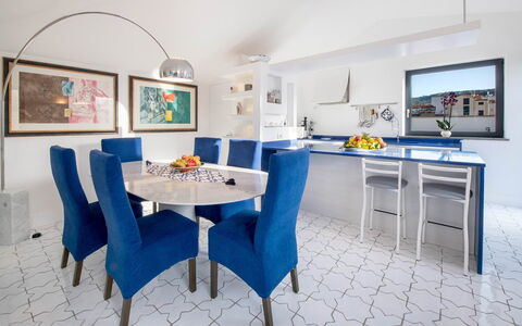 The Ivy Penthouse: Meubles, Bleu, Design Intérieur, Sol, Chaise, Table, Sol, Plafond, Table Cuisine Et Salle A Manger, Salle À Manger