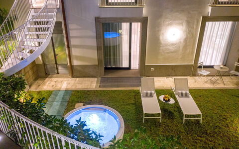 Suite Plumbago: Aménagement Paysager, Cour, Arrière-Cour, Piscine, Eco Hôtel, Plante D'Appartement