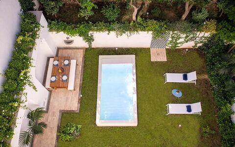 Jacaranda House: Piscine, Mobilier De Jardin, Recours, Jardin, Loisir, Caractéristique De L'Eau, Arrière-Cour, Cour, Eco Hôtel, Aménagement Paysager