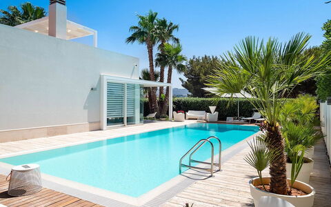 Villa Rossini: Piscine, Recours, Mobilier De Jardin, Eco Hôtel, Composite, Balancelle, Loisir, Ombre, Hôtel, Pot De Fleur
