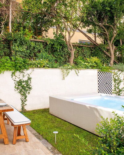 The Ivy Villa: Jardin, Pot De Fleur, Mobilier De Jardin, Loisir, Piscine, Plante D'Appartement, Eco Hôtel, Arrière-Cour, Cour, Ombre