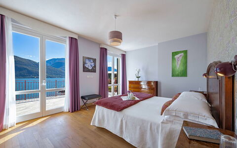 Villa Angela: Meubles, Design Intérieur, Sol, Sol, Textile, Pièce, Chambre, Plafond, Lit, Appartement