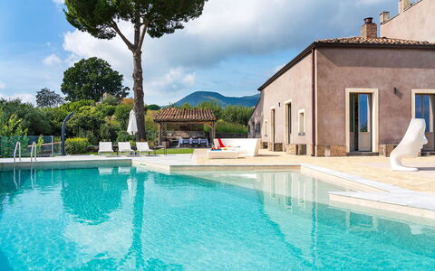 Villa Magical Tower: Piscine, Biens, Recours, Thermes, Caractéristique De L'Eau, Hacienda, Aménagement Paysager, Villa, Cour, Miroir D'Eau