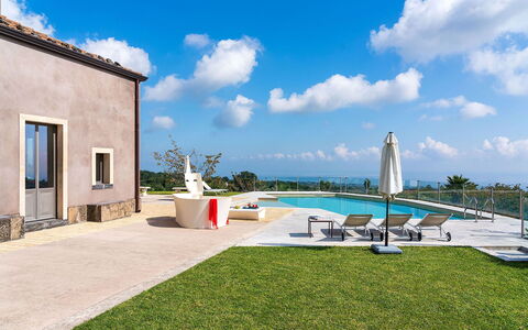 Villa Magical Tower: Biens, Recours, Chaise, Piscine, Ombre, Villa, Aménagement Paysager, Mobilier De Jardin, Hacienda, Eco Hôtel
