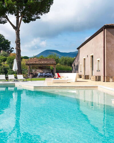 Villa Magical Tower: Piscine, Biens, Recours, Thermes, Caractéristique De L'Eau, Hacienda, Aménagement Paysager, Villa, Cour, Miroir D'Eau