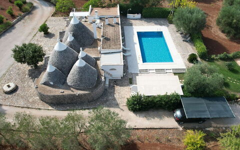 Trulli Maria: Piscine, Recours, Biens, Hacienda, Villa, Parapluie, Aménagement Paysager, Ferme, Mobilier De Jardin, Eco Hôtel