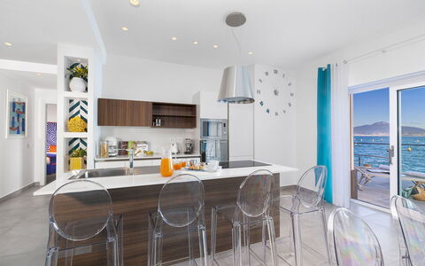 Villa Marina Grande: Meubles, Design Intérieur, Sol, Bois, Chaise, Plafond, Sol, Table, Cuisine, Éclairage