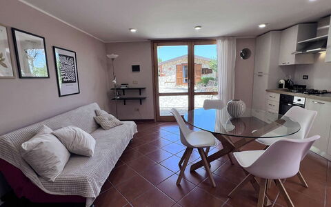 Villa Romy: Meubles, Design Intérieur, Sol, Sol, Bois, Canapé, Pièce, Table, Salon, Appartement