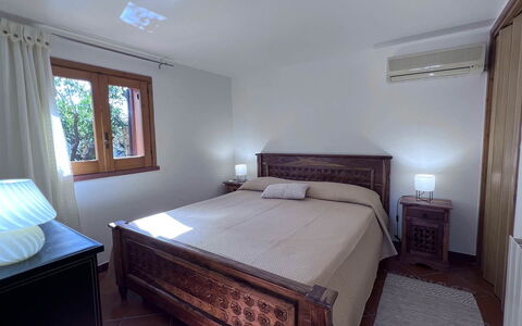 Villa Romy: Lit, Meubles, Design Intérieur, Chambre, Sol, Bois, Sol, Drap De Lit, Literie, Pièce