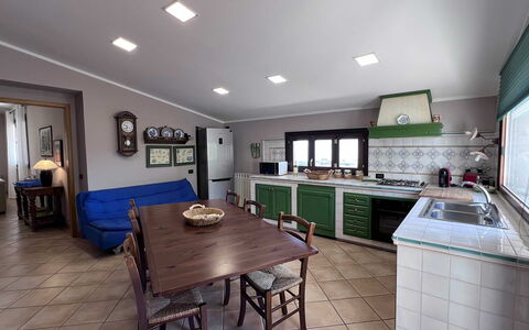 Villa Jamie: Meubles, Design Intérieur, Sol, Cuisine, Plafond, Chaise, Table, Comptoir, Pièce, Table Cuisine Et Salle A Manger