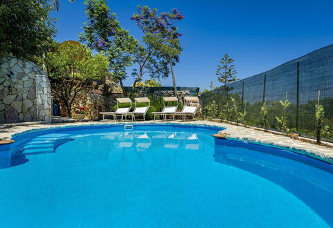 Casa Sally: Piscine, Bleu, Recours, Mobilier De Jardin, Composite, Eco Hôtel, Ombre, Ville Resort, Aménagement Paysager, Thermes