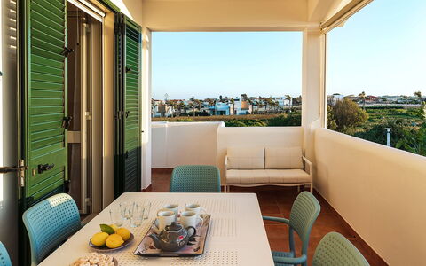 Ninfa: Meubles, Appartement, Chaise, Table Cuisine Et Salle A Manger, Ombre, Balcon, Mobilier De Jardin, Conception, Recours, Eco Hôtel
