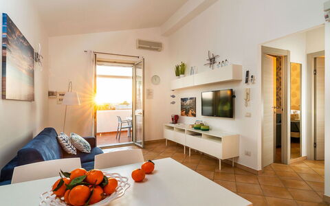 Ninfa: Design Intérieur, Meubles, Sol, Bois, Plafond, Pièce, Sol, Appartement, Salon, Canapé