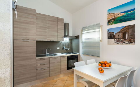 Ninfa: Appareil De Cuisine, Cuisine, Principaux Appliance, Sol, Design Intérieur, Comptoir, Bois, Meubles, Électroménager, Sol