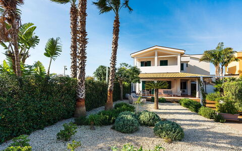 Stella Marina: Zone Résidentielle, Maison, Architecture, Domicile, Arbuste, Biens, Jardin, Aménagement Paysager, Allée