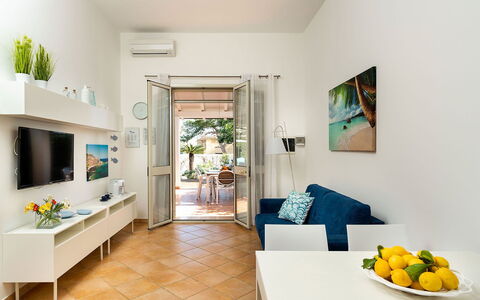 Stella Marina: Design Intérieur, Sol, Meubles, Sol, Pièce, Appartement, Domicile, Salon, Plafond, Canapé