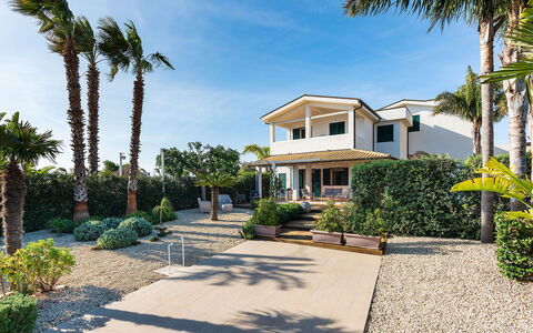 Stella Marina: Zone Résidentielle, Architecture, Arbuste, Domicile, Biens, Ombre, Jardin, Allée, Aménagement Paysager
