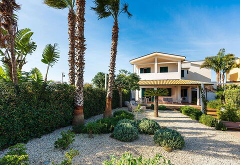 Stella Marina: Zone Résidentielle, Maison, Architecture, Domicile, Arbuste, Biens, Jardin, Aménagement Paysager, Allée