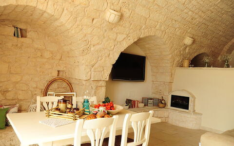 Masseria San Michele: Mur, Meubles, Design Intérieur, Sol, Plafond, Sol, Pièce, Chaise, Salon, Mur De Pierre