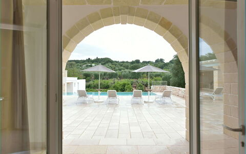 Masseria Ostuni: Piscine, Tuile, Hacienda