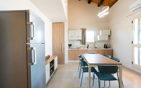 La Rosa dei Venti: Meubles, Design Intérieur, Cuisine, Appareil De Cuisine, Sol, Bois, Comptoir, Principaux Appliance, Plafond, Chaise
