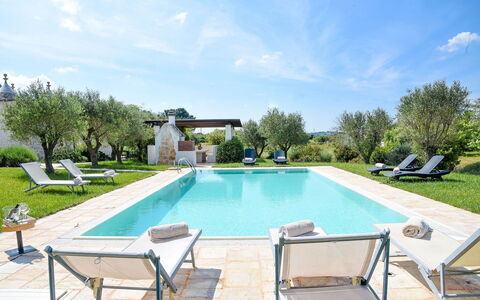 Trulli Martina: Bleu, Piscine, Recours, Jardin, Mobilier De Jardin, Biens, Hacienda, Aménagement Paysager, Arrière-Cour, Eco Hôtel
