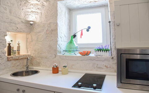 Trulli Martina: Mur, Cuisine, Design Intérieur, Comptoir, Sol, Appareil De Cuisine, Éclairage, Luminaire Plomberie, Robinet, Domicile