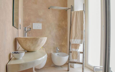 Trulli Martina: Mur, Sol, Design Intérieur, Luminaire Plomberie, Sol, Salle De Bains, Lavabo, Plomberie, Pièce, Domicile